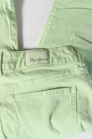 Дамски къс панталон Pepe Jeans, Размер S, Цвят Зелен, Цена 27,36 лв.