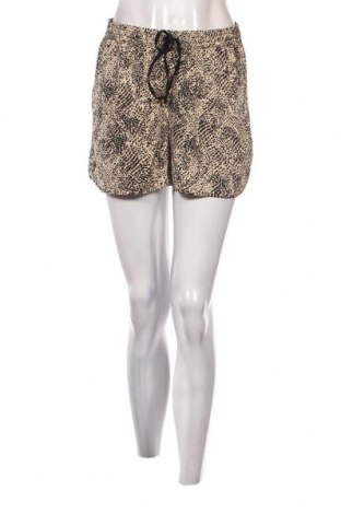 Γυναικείο κοντό παντελόνι Pieces, Μέγεθος S, Χρώμα Πολύχρωμο, Τιμή 4,58 €