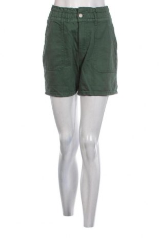 Damen Shorts Pull&Bear, Größe M, Farbe Grün, Preis 7,03 €