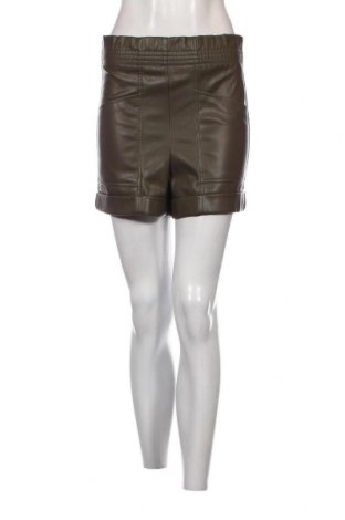 Дамски къс панталон Pull&Bear, Размер XS, Цвят Зелен, Цена 10,26 лв.