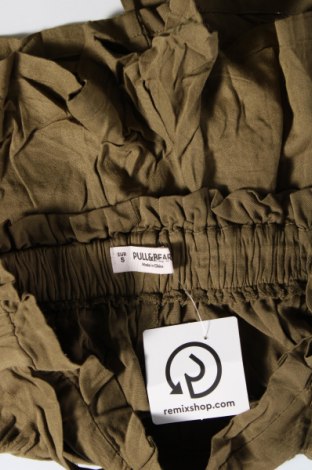 Γυναικείο κοντό παντελόνι Pull&Bear, Μέγεθος S, Χρώμα Πράσινο, Τιμή 4,58 €