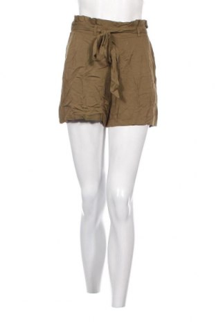 Дамски къс панталон Pull&Bear, Размер S, Цвят Зелен, Цена 7,41 лв.