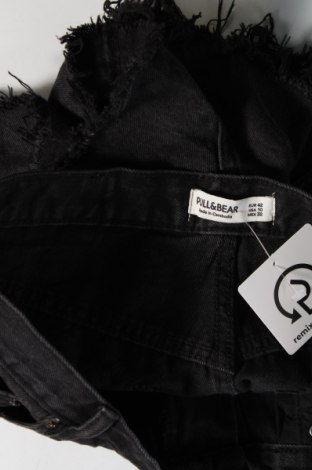 Дамски къс панталон Pull&Bear, Размер L, Цвят Черен, Цена 10,83 лв.