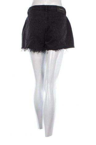 Pantaloni scurți de femei Pull&Bear, Mărime L, Culoare Negru, Preț 35,63 Lei