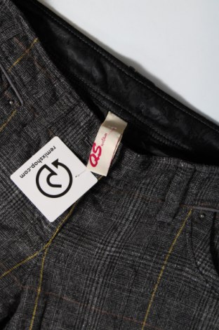 Γυναικείο κοντό παντελόνι Q/S by S.Oliver, Μέγεθος S, Χρώμα Γκρί, Τιμή 11,36 €