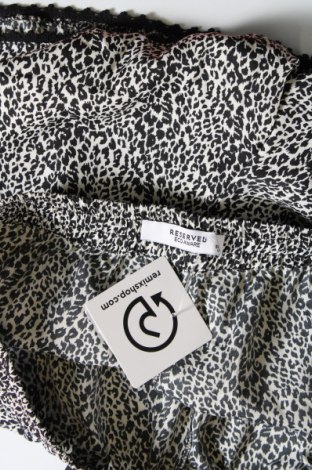 Дамски къс панталон Reserved, Размер M, Цвят Многоцветен, Цена 19,00 лв.