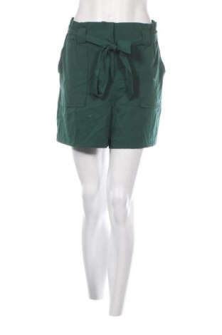 Γυναικείο κοντό παντελόνι Reserved, Μέγεθος M, Χρώμα Πράσινο, Τιμή 11,75 €