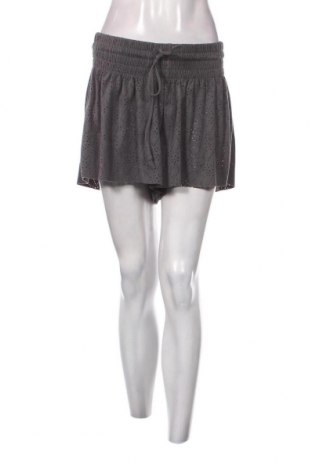 Damen Shorts Review, Größe M, Farbe Grau, Preis € 6,80