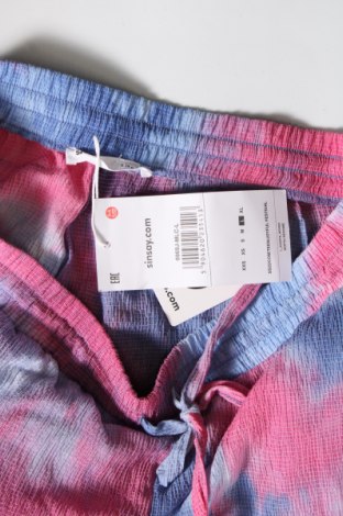 Дамски къс панталон Sinsay, Размер L, Цвят Многоцветен, Цена 31,00 лв.