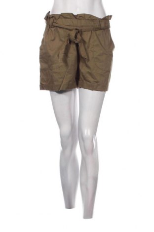 Дамски къс панталон Sinsay, Размер M, Цвят Зелен, Цена 11,48 лв.