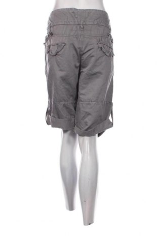 Дамски къс панталон Summum Woman, Размер S, Цвят Сив, Цена 37,62 лв.