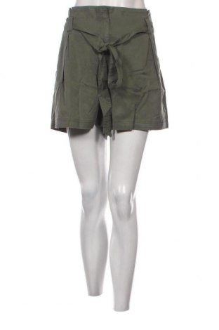 Γυναικείο κοντό παντελόνι Superdry, Μέγεθος XL, Χρώμα Πράσινο, Τιμή 21,43 €