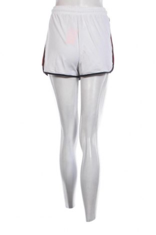 Дамски къс панталон Superdry, Размер L, Цвят Бял, Цена 23,10 лв.