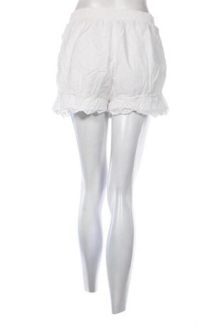 Damen Shorts Superdry, Größe M, Farbe Weiß, Preis 23,66 €