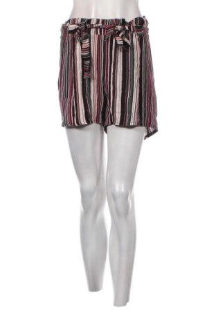 Γυναικείο κοντό παντελόνι Top Secret, Μέγεθος M, Χρώμα Πολύχρωμο, Τιμή 9,52 €