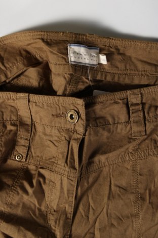 Pantaloni scurți de femei Trend One, Mărime XL, Culoare Verde, Preț 33,75 Lei