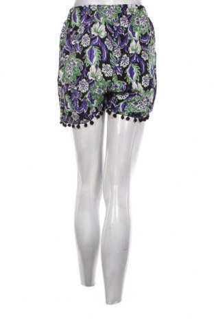 Γυναικείο κοντό παντελόνι Trendyol, Μέγεθος M, Χρώμα Πολύχρωμο, Τιμή 7,54 €