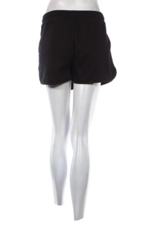 Pantaloni scurți de femei Umbro, Mărime XL, Culoare Negru, Preț 45,59 Lei