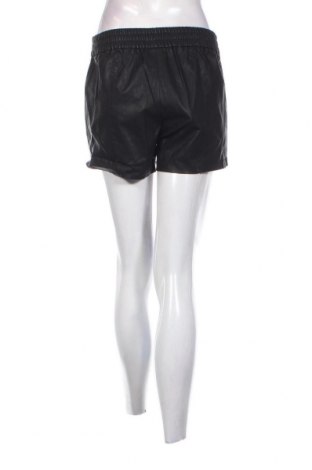 Γυναικείο κοντό παντελόνι VILA, Μέγεθος S, Χρώμα Μαύρο, Τιμή 5,87 €