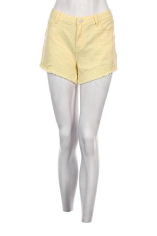 Γυναικείο κοντό παντελόνι VILA, Μέγεθος L, Χρώμα Κίτρινο, Τιμή 6,14 €