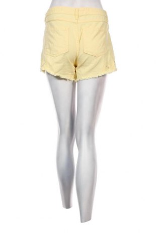 Γυναικείο κοντό παντελόνι VILA, Μέγεθος L, Χρώμα Κίτρινο, Τιμή 5,52 €