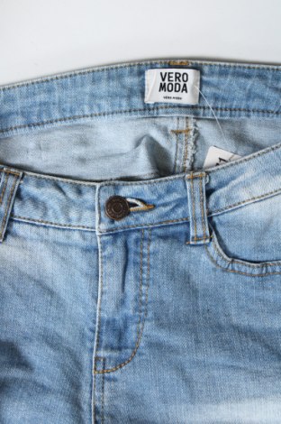 Γυναικείο κοντό παντελόνι Vero Moda, Μέγεθος M, Χρώμα Μπλέ, Τιμή 4,30 €
