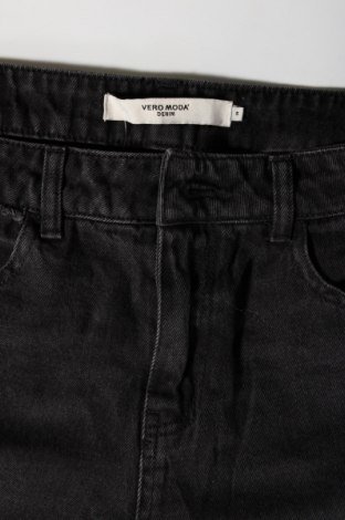 Pantaloni scurți de femei Vero Moda, Mărime S, Culoare Gri, Preț 26,97 Lei