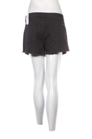 Damen Shorts Volcom, Größe M, Farbe Schwarz, Preis 28,11 €