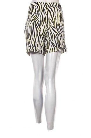 Дамски къс панталон Yessica, Размер L, Цвят Многоцветен, Цена 10,26 лв.