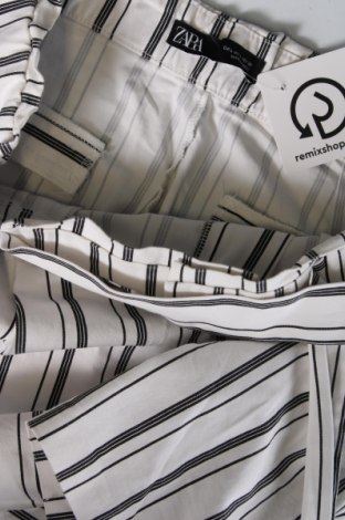 Damen Shorts Zara, Größe L, Farbe Weiß, Preis 7,93 €