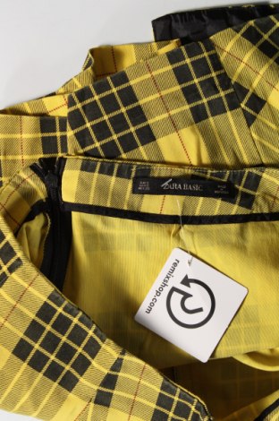 Γυναικείο κοντό παντελόνι Zara, Μέγεθος S, Χρώμα Κίτρινο, Τιμή 5,32 €