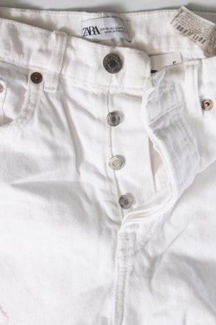 Damen Shorts Zara, Größe S, Farbe Weiß, Preis 11,13 €