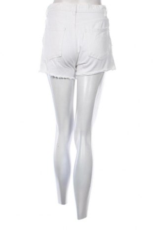 Γυναικείο κοντό παντελόνι Zara, Μέγεθος S, Χρώμα Λευκό, Τιμή 9,90 €