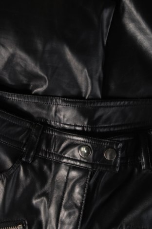 Pantaloni de piele pentru damă, Mărime M, Culoare Negru, Preț 95,39 Lei