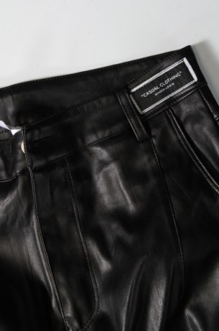 Дамски кожен панталон, Размер S, Цвят Черен, Цена 4,35 лв.