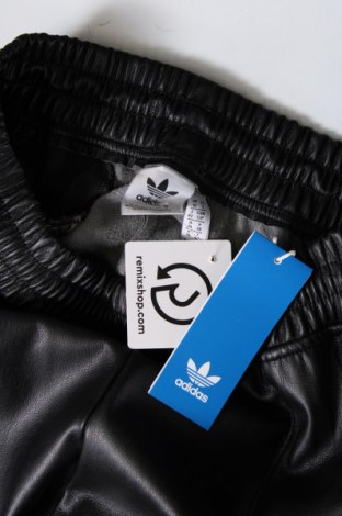 Γυναικείο παντελόνι δερμάτινο Adidas, Μέγεθος S, Χρώμα Μαύρο, Τιμή 28,14 €