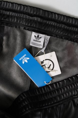 Damskie skórzane spodnie Adidas Originals, Rozmiar 3XL, Kolor Czarny, Cena 212,06 zł