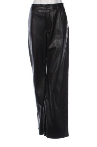 Pantaloni de piele pentru damă Bershka, Mărime XL, Culoare Negru, Preț 68,09 Lei