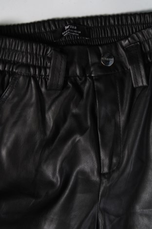 Dámské kožené kalhoty  Bershka, Velikost XS, Barva Černá, Cena  198,00 Kč