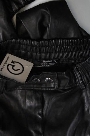 Dámské kožené kalhoty  Bershka, Velikost XS, Barva Černá, Cena  134,00 Kč