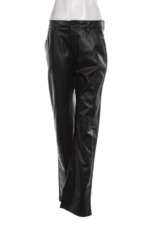 Pantaloni de piele pentru damă Bershka, Mărime M, Culoare Negru, Preț 95,39 Lei