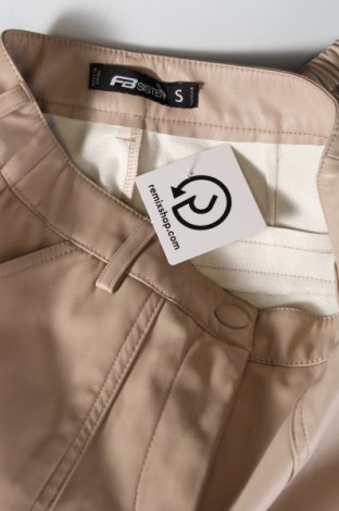 Дамски кожен панталон Fb Sister, Размер S, Цвят Бежов, Цена 15,66 лв.