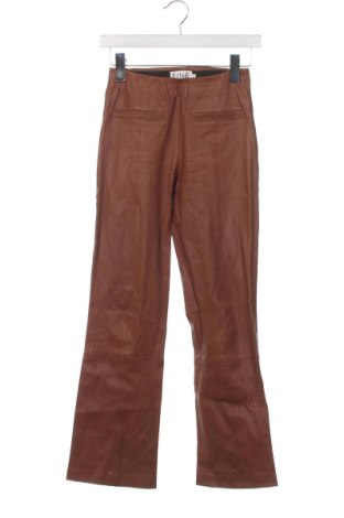 Дамски кожен панталон Fine Copenhagen, Размер XS, Цвят Кафяв, Цена 14,40 лв.
