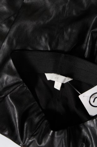 Γυναικείο παντελόνι δερμάτινο H&M, Μέγεθος M, Χρώμα Μαύρο, Τιμή 5,38 €