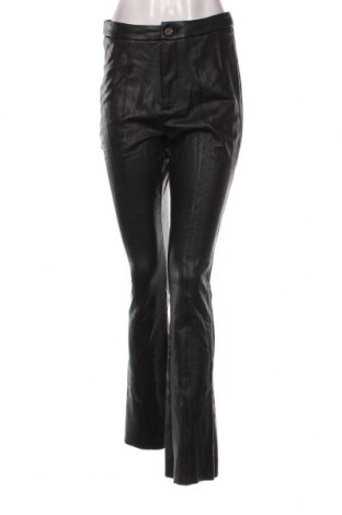 Γυναικείο παντελόνι δερμάτινο NA-KD, Μέγεθος S, Χρώμα Μαύρο, Τιμή 25,36 €