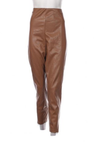 Γυναικείο παντελόνι δερμάτινο ONLY Carmakoma, Μέγεθος XXL, Χρώμα Καφέ, Τιμή 10,02 €