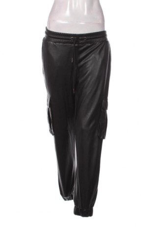 Γυναικείο παντελόνι δερμάτινο Urban Classics, Μέγεθος S, Χρώμα Μαύρο, Τιμή 12,20 €