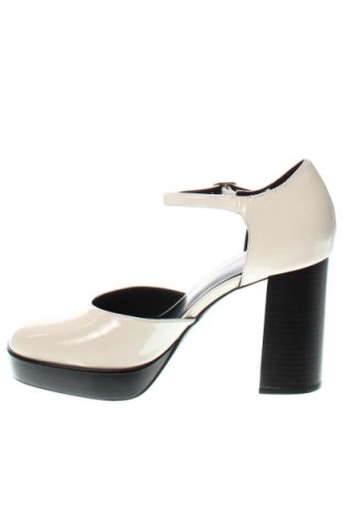 Γυναικεία παπούτσια Bata, Μέγεθος 39, Χρώμα Λευκό, Τιμή 22,27 €