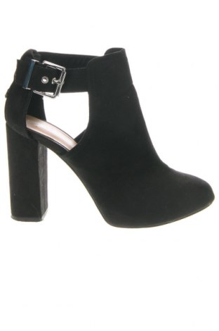 Дамски обувки Bershka, Размер 37, Цвят Черен, Цена 28,80 лв.