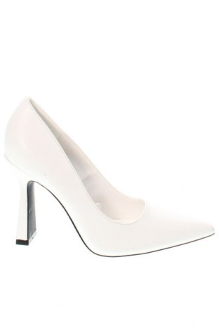 Γυναικεία παπούτσια Bershka, Μέγεθος 37, Χρώμα Λευκό, Τιμή 19,18 €